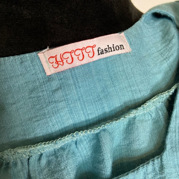 Turquoise Short Sleeve Button Up Blouse with Bubble Sleeves Size Medium - Picture 3 of 4